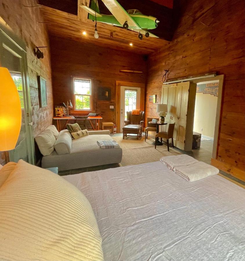 The Eddie And Farm Hotel Bloomfield