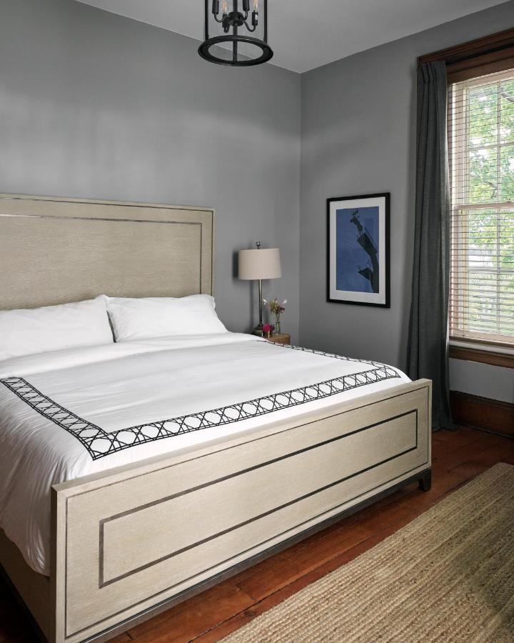 The Eddie And Farm Hotel Bloomfield